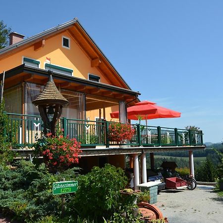 Gaestehaus Schmid Sankt Johann im Saggautal Екстериор снимка
