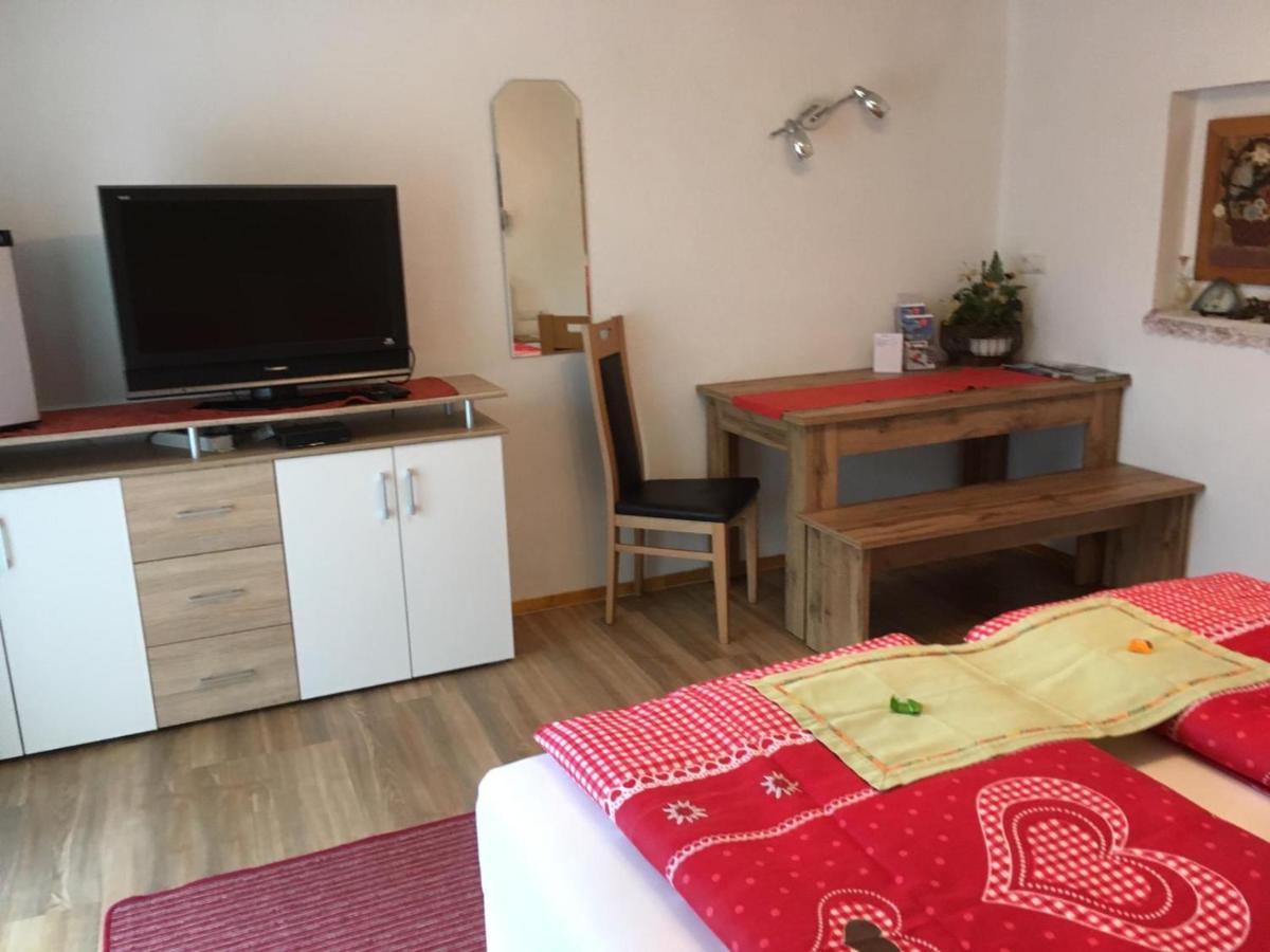 Gaestehaus Schmid Sankt Johann im Saggautal Екстериор снимка