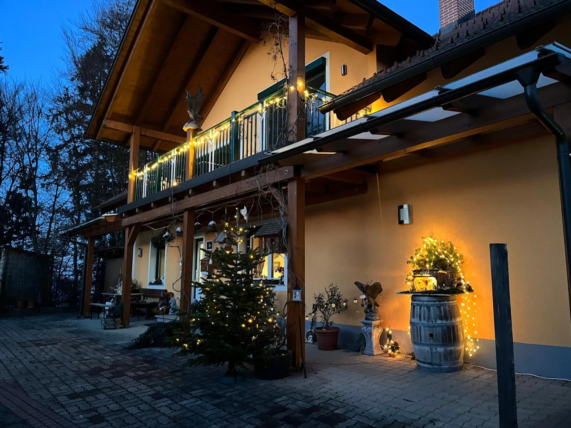 Gaestehaus Schmid Sankt Johann im Saggautal Екстериор снимка