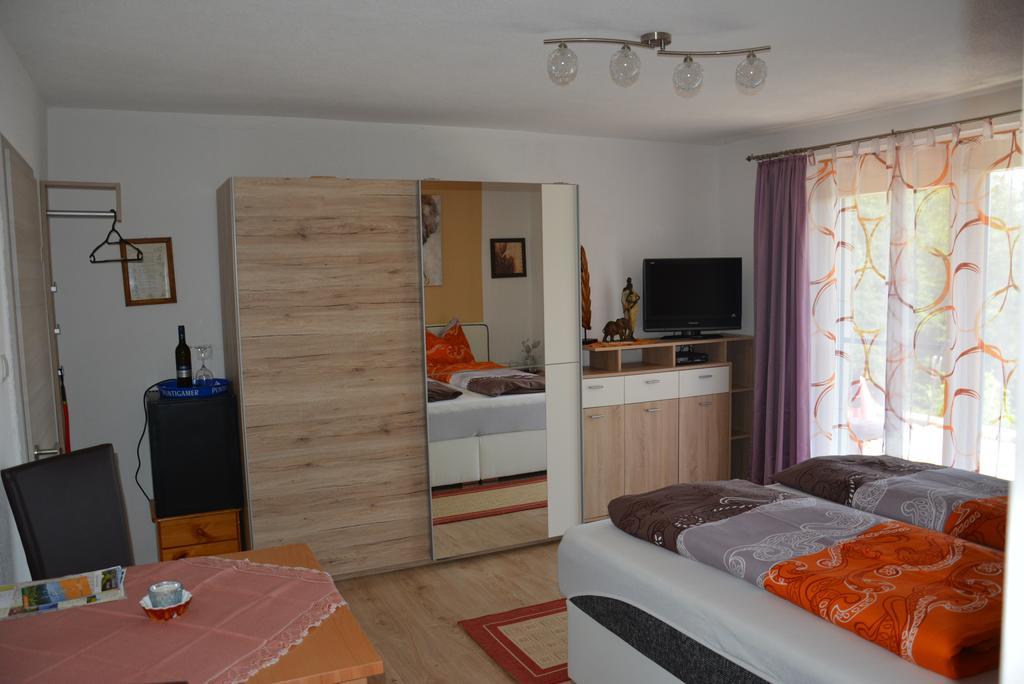 Gaestehaus Schmid Sankt Johann im Saggautal Екстериор снимка