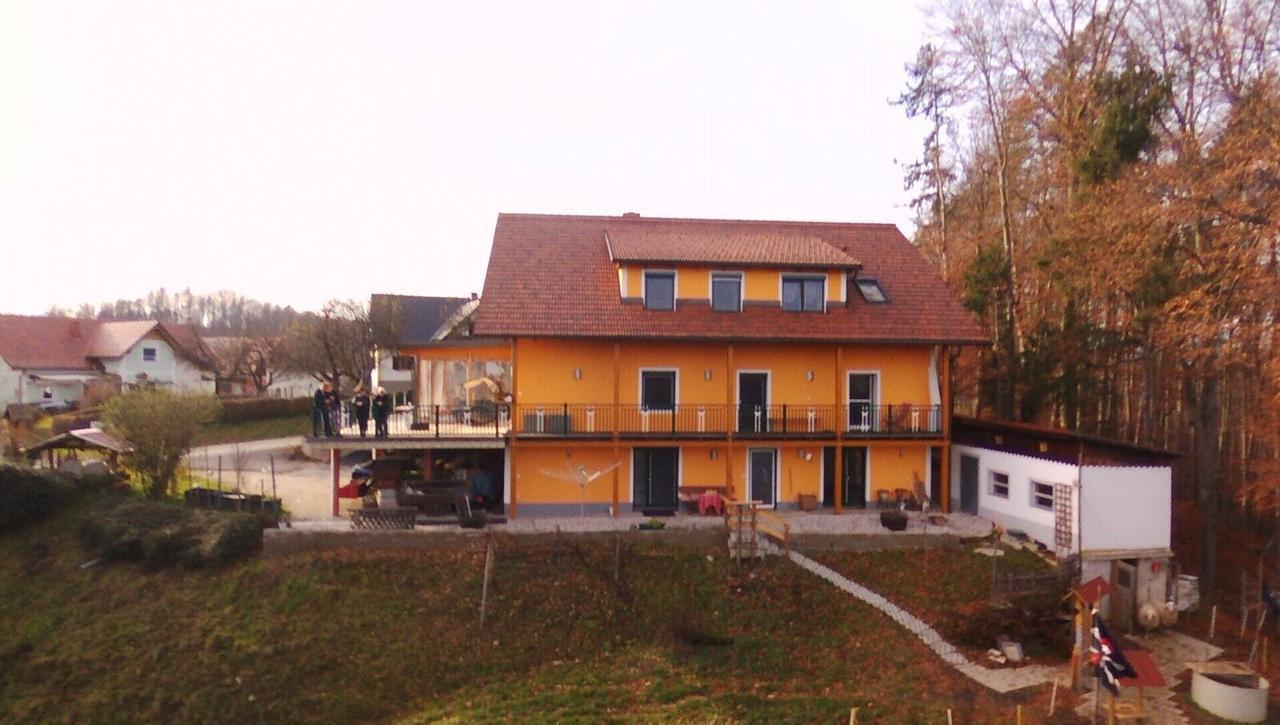 Gaestehaus Schmid Sankt Johann im Saggautal Екстериор снимка